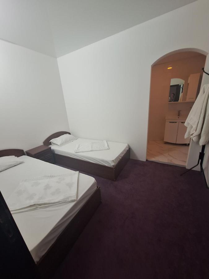 Барселона Hotel Mizikevycha Ngoại thất bức ảnh