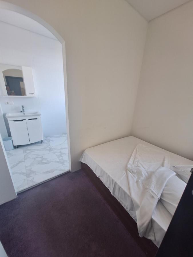 Барселона Hotel Mizikevycha Ngoại thất bức ảnh