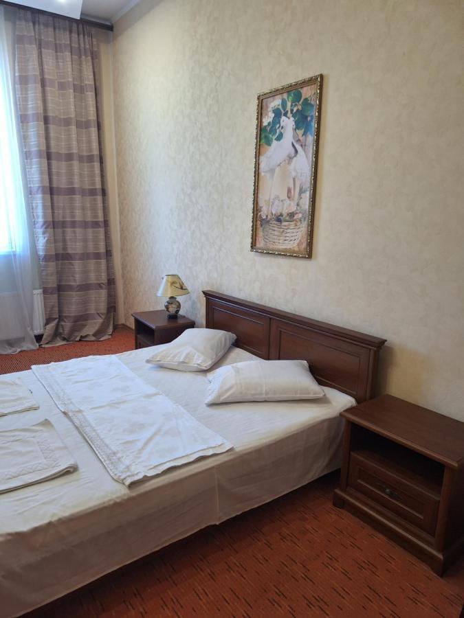 Барселона Hotel Mizikevycha Ngoại thất bức ảnh