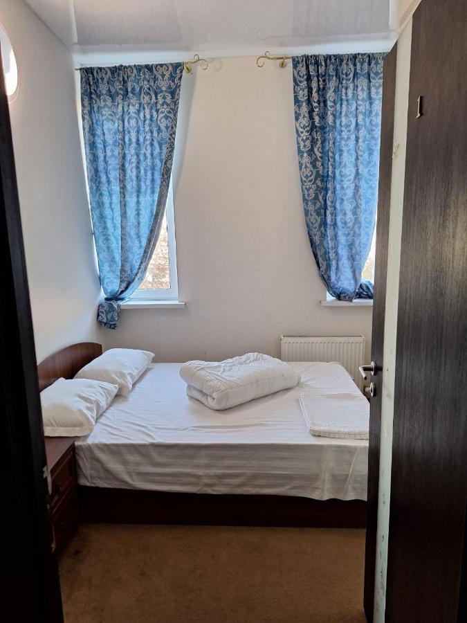 Барселона Hotel Mizikevycha Ngoại thất bức ảnh