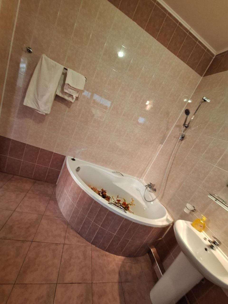 Барселона Hotel Mizikevycha Ngoại thất bức ảnh