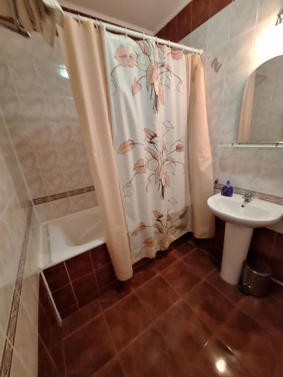 Барселона Hotel Mizikevycha Ngoại thất bức ảnh